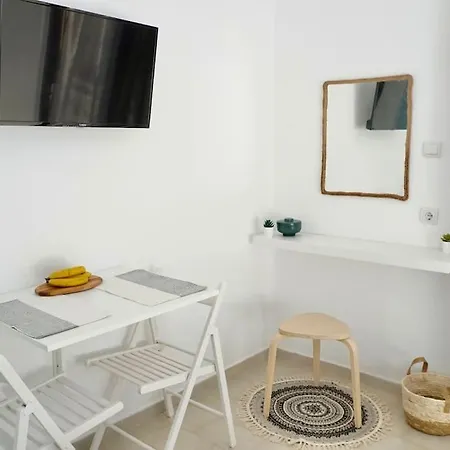 Apartment Sea View At Xenios Avlais