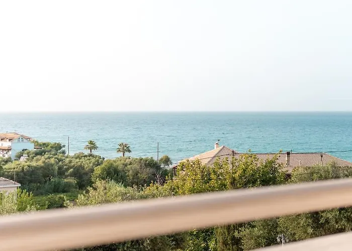 Апартаменты Sea View At Xenios Avlais *